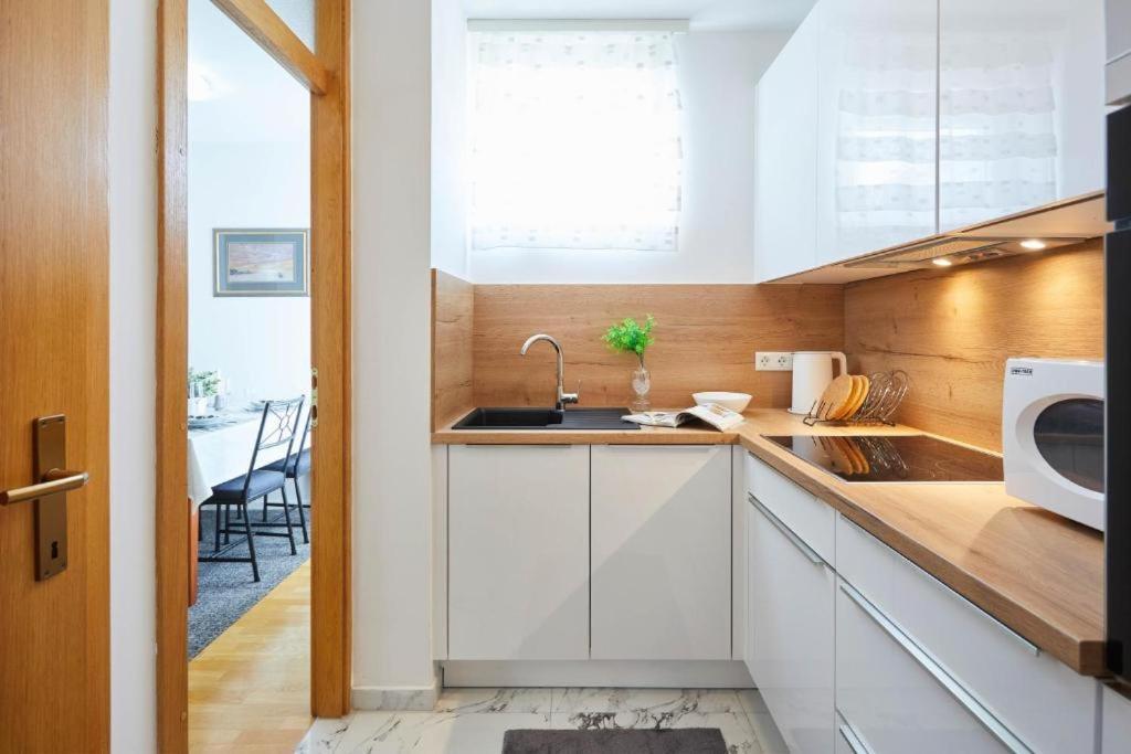Apartment Madral Загреб Экстерьер фото